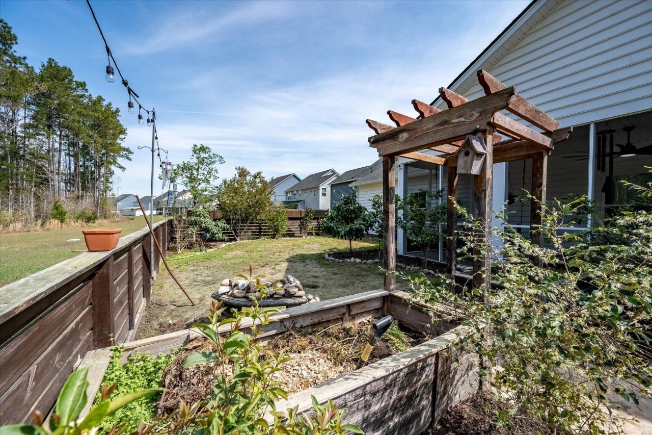 226 Garden Lily Lane Photo 35