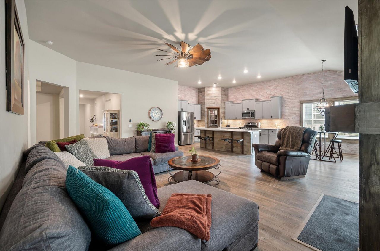 226 Garden Lily Lane Photo 8