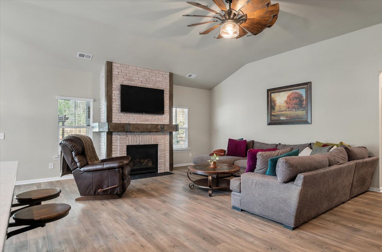 226 Garden Lily Lane Photo 9