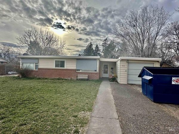 455 Sunrise Blvd N, Twin Falls, ID 83301