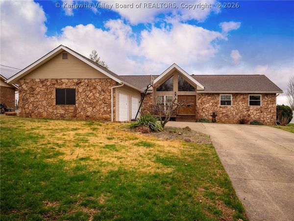 21 Chemar Drive, Hurricane, WV 25526