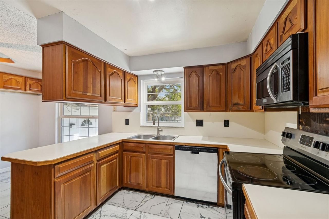 2027 Park Street N, Saint Petersburg, FL 33710 Photo