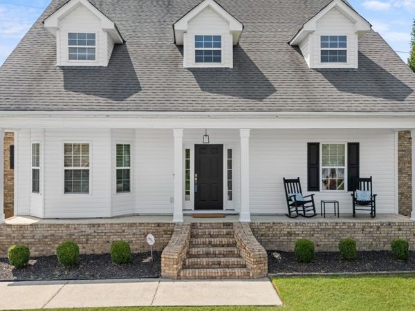 8746 Streamside Drive, Ooltewah, TN 37363