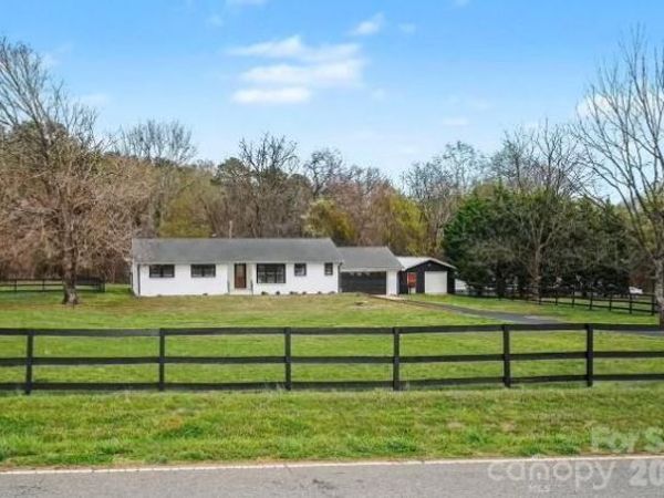 2178 Tryon Courthouse Road, Bessemer City, NC 28016