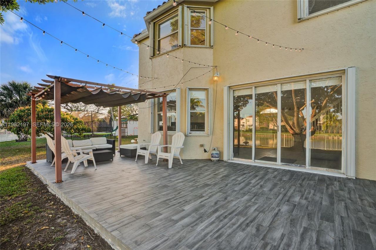 2163 NW 157th Ln, Pembroke Pines, FL 33028 Photo