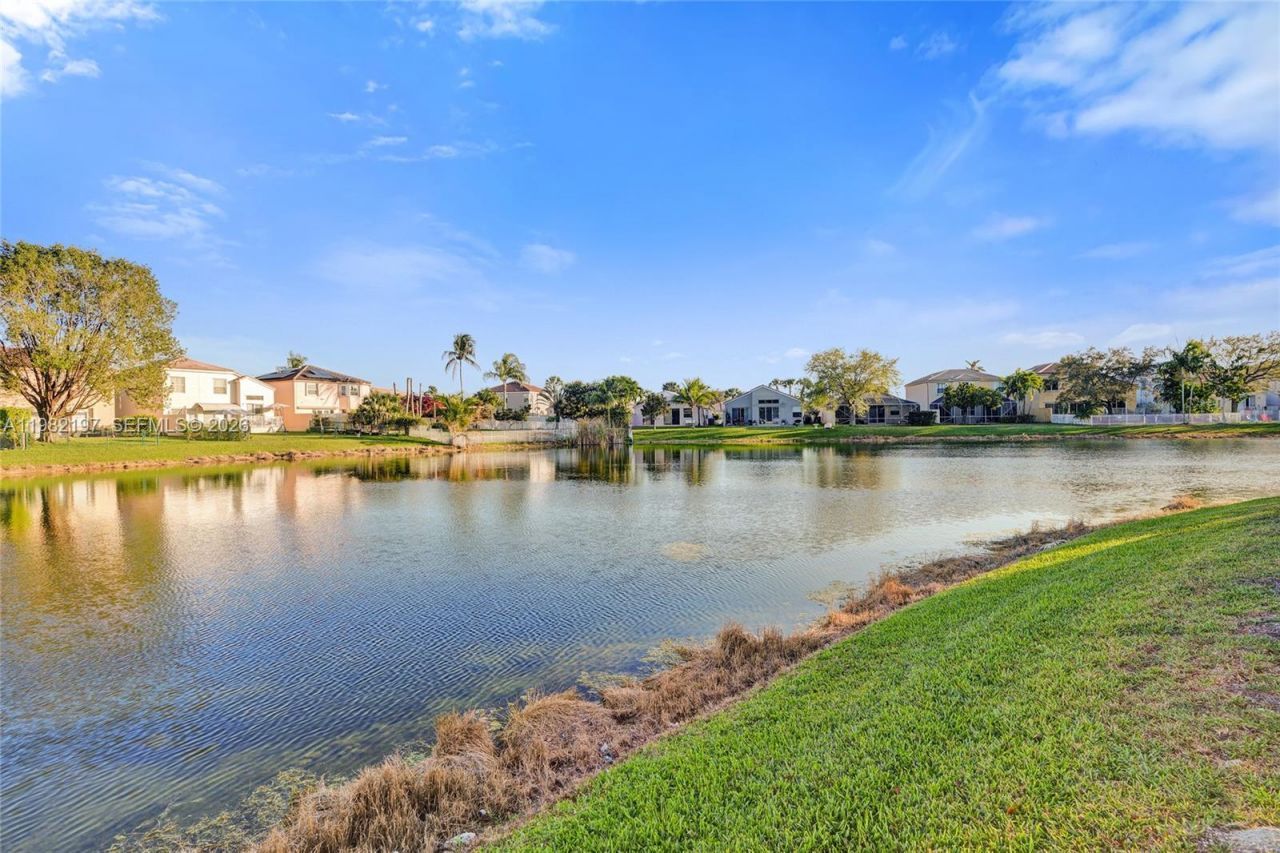 2163 NW 157th Ln, Pembroke Pines, FL 33028 Photo