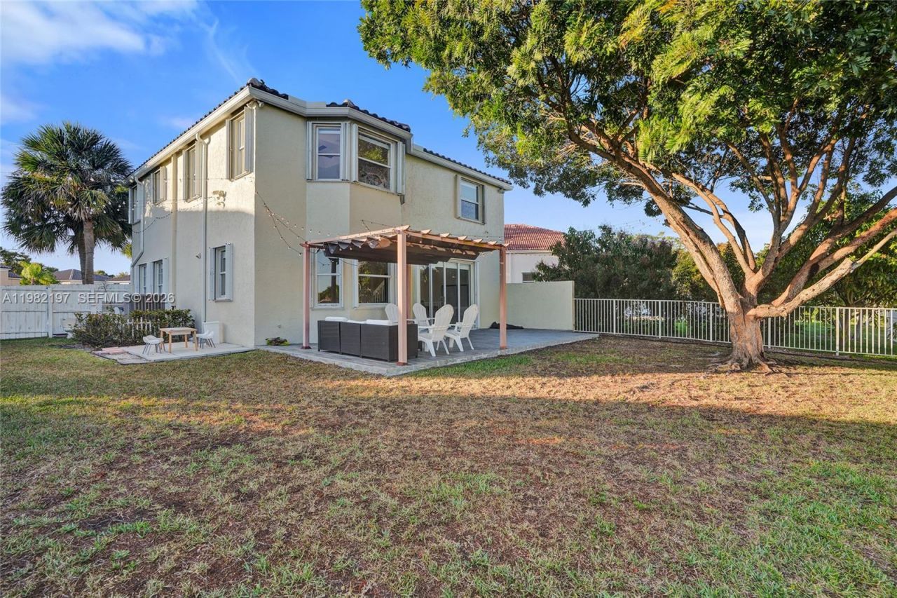 2163 NW 157th Ln, Pembroke Pines, FL 33028 Photo