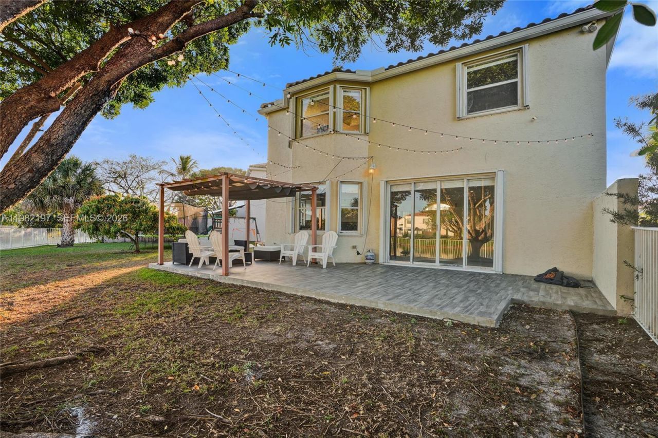 2163 NW 157th Ln , Pembroke Pines, FL 33028 Photo