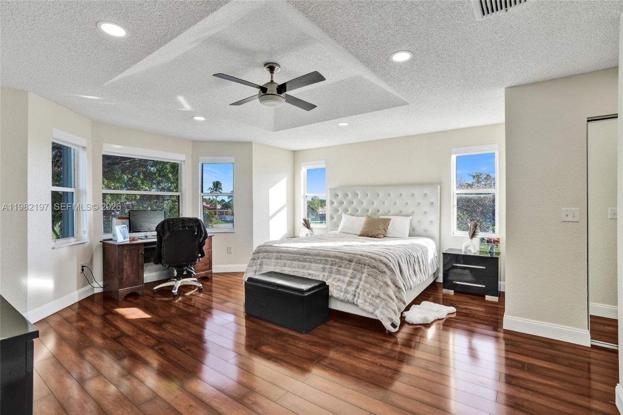 2163 NW 157th Ln , Pembroke Pines, FL 33028 Photo