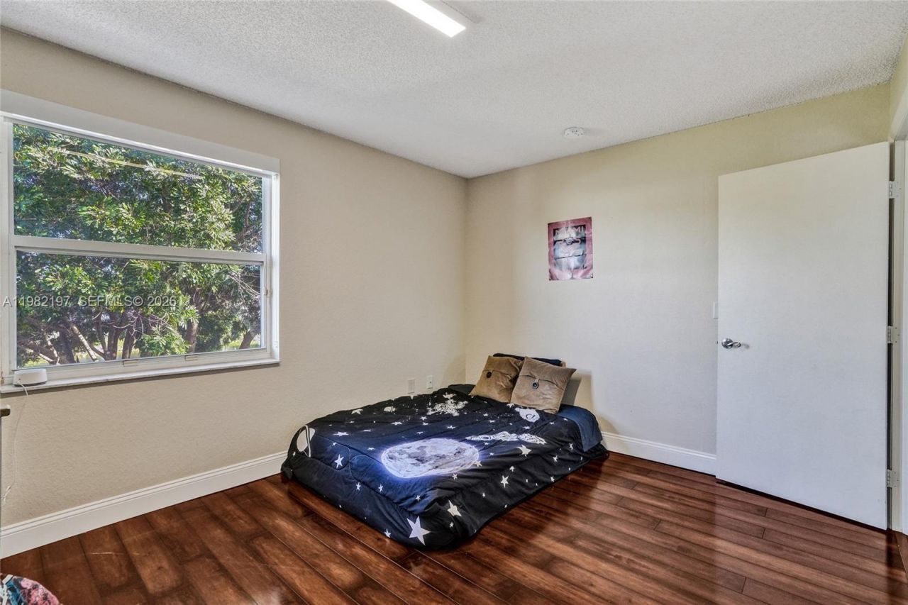 2163 NW 157th Ln , Pembroke Pines, FL 33028 Photo