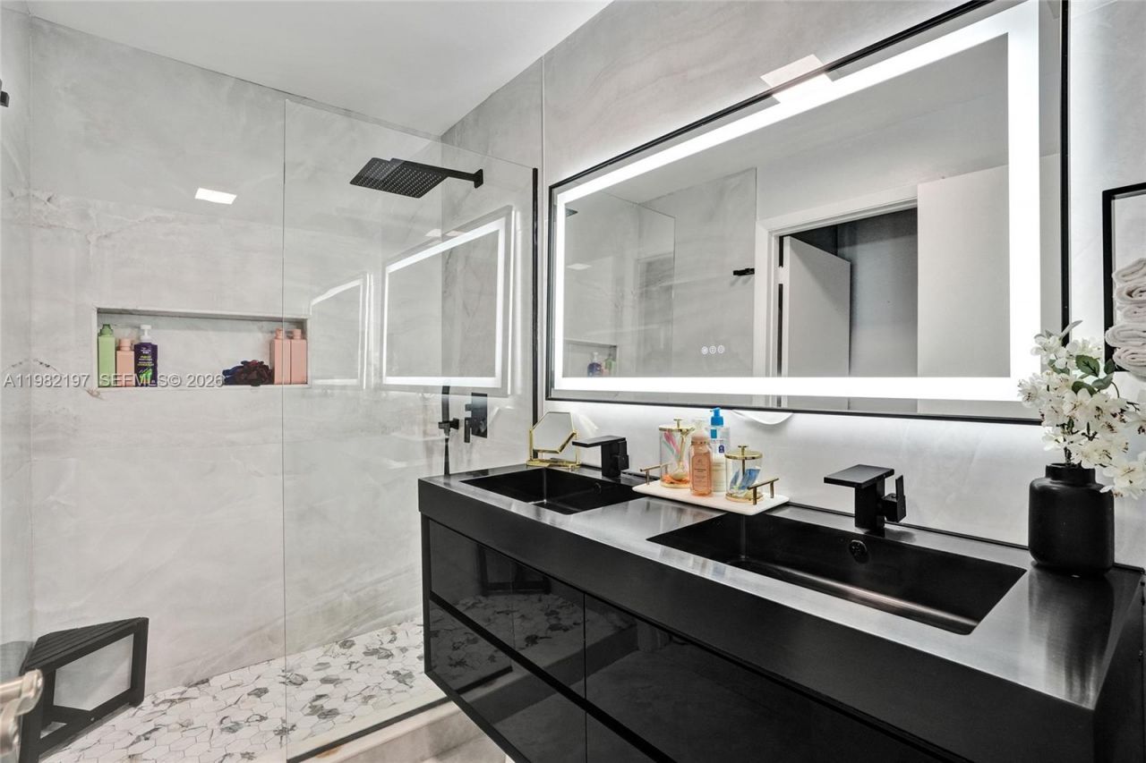 2163 NW 157th Ln, Pembroke Pines, FL 33028 Photo