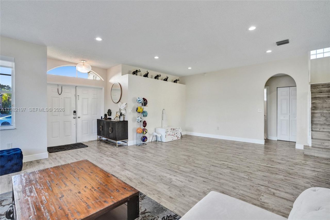 2163 NW 157th Ln, Pembroke Pines, FL 33028 Photo