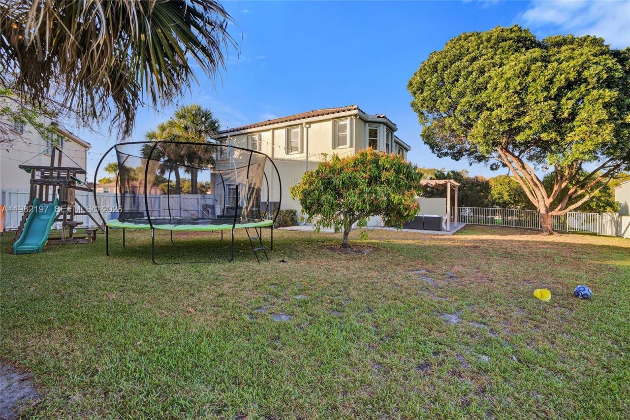 2163 NW 157th Ln , Pembroke Pines, FL 33028 Photo