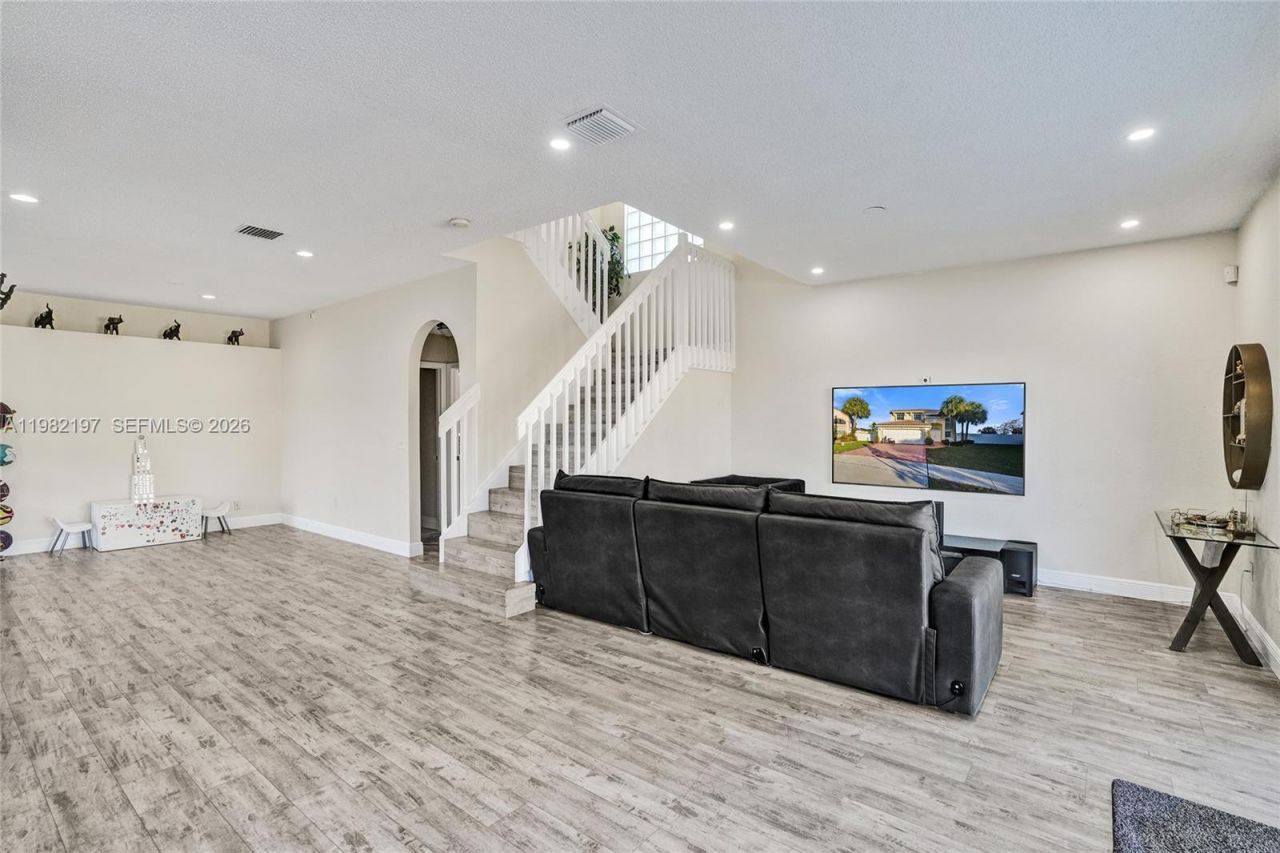 2163 NW 157th Ln, Pembroke Pines, FL 33028 Photo