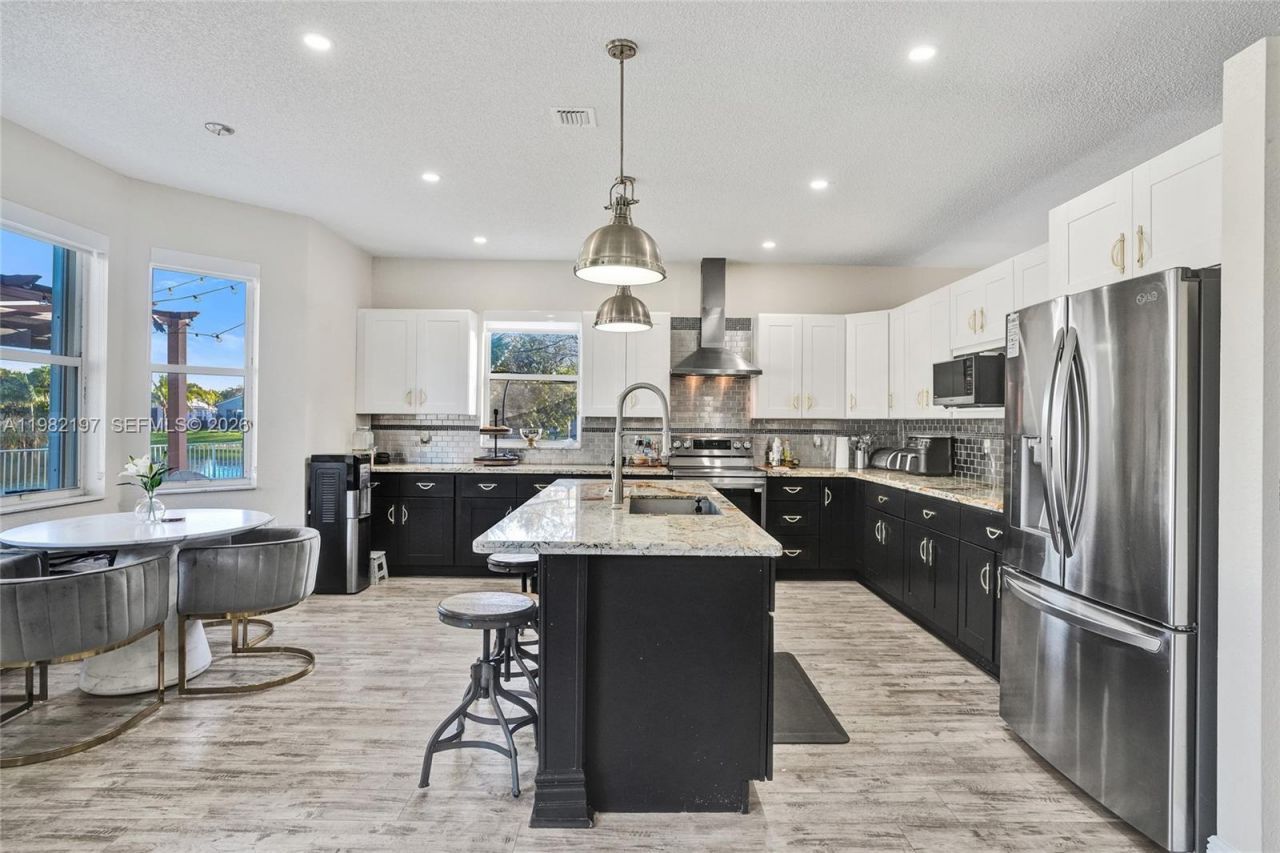 2163 NW 157th Ln, Pembroke Pines, FL 33028 Photo