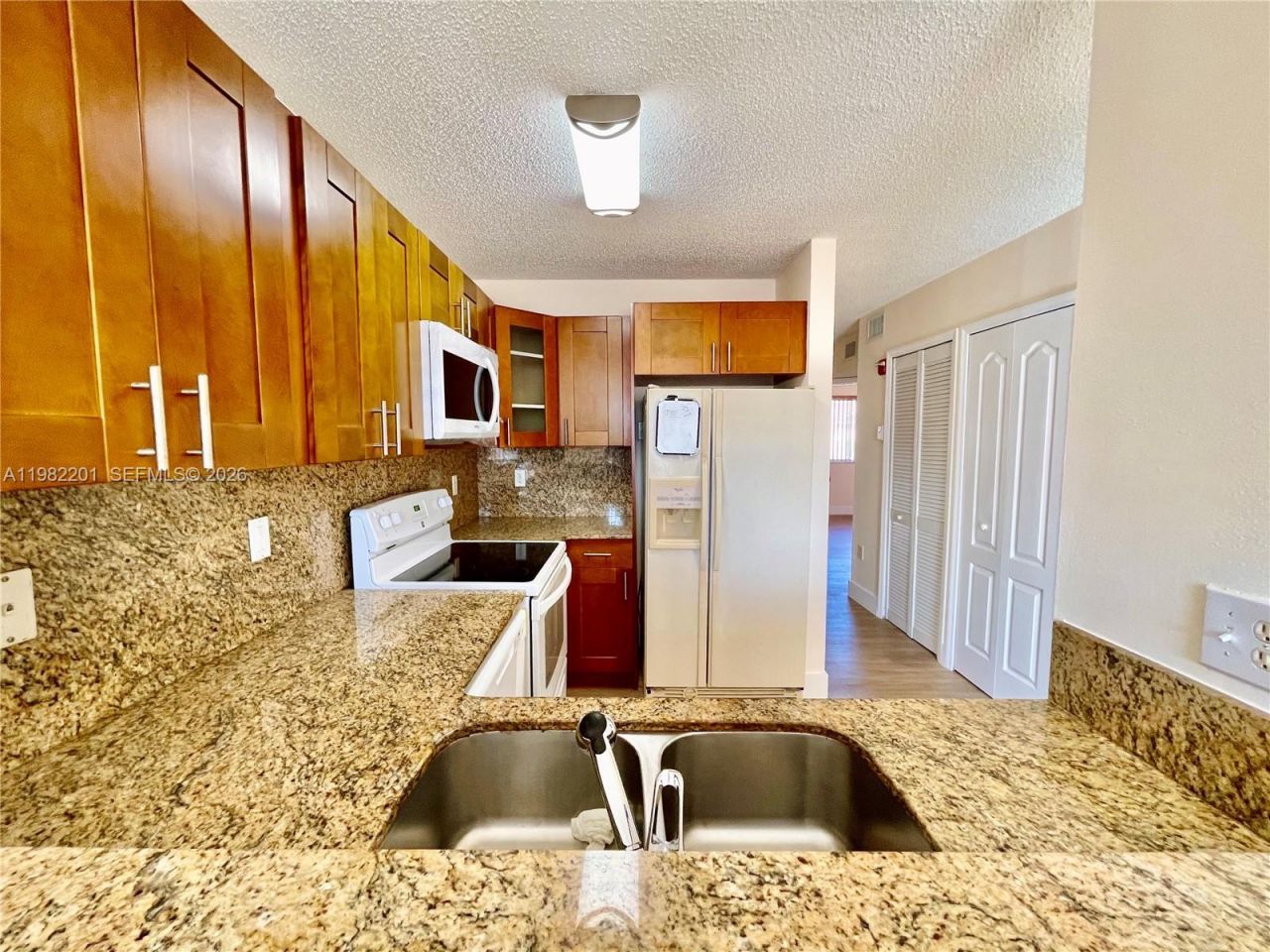 4681 NW 9th St , Unit 211, Miami, FL 33126 Photo