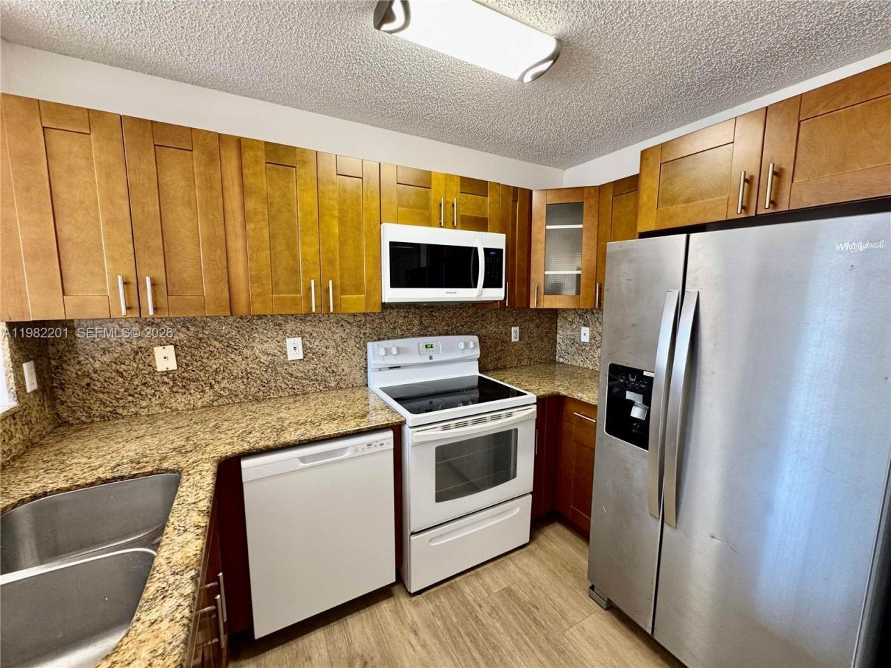 4681 NW 9th St , Unit 211, Miami, FL 33126 Photo