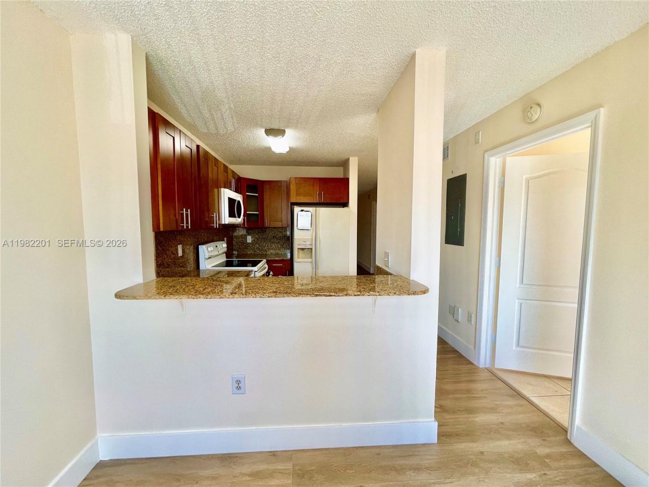 4681 NW 9th St , Unit 211, Miami, FL 33126 Photo