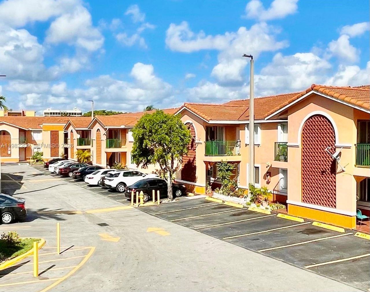 4681 NW 9th St , Unit 211, Miami, FL 33126 Photo