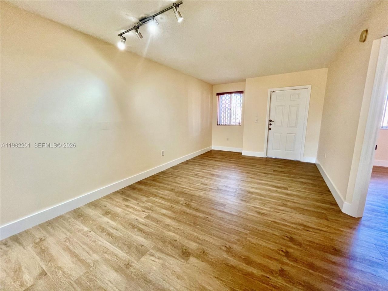 4681 NW 9th St , Unit 211, Miami, FL 33126 Photo