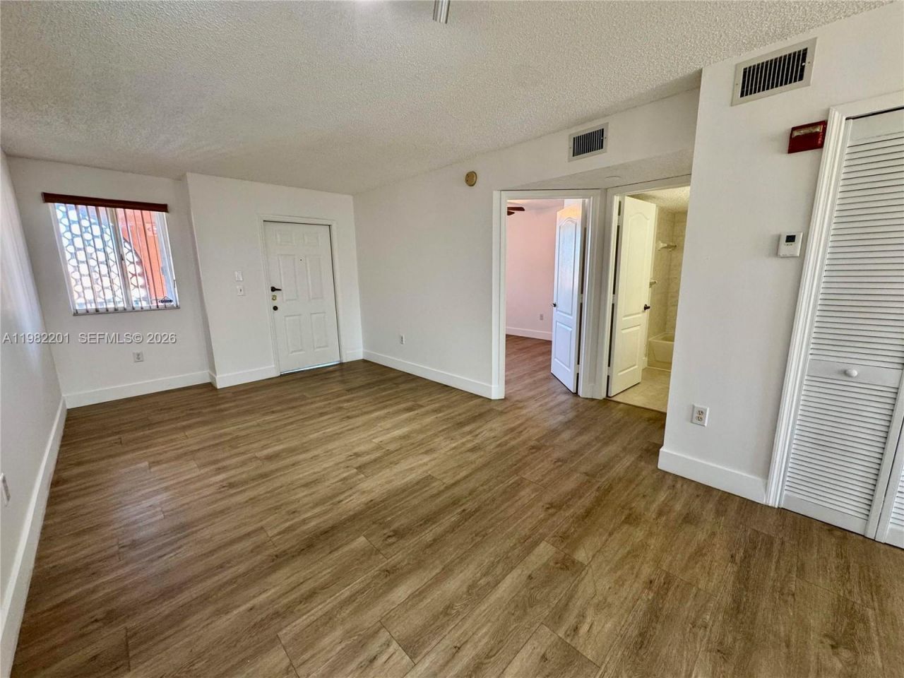 4681 NW 9th St , Unit 211, Miami, FL 33126 Photo