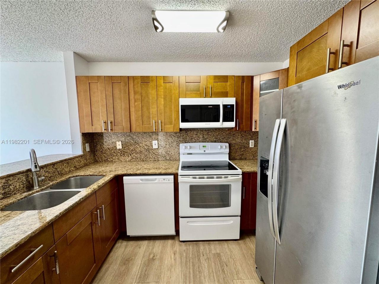 4681 NW 9th St , Unit 211, Miami, FL 33126 Photo