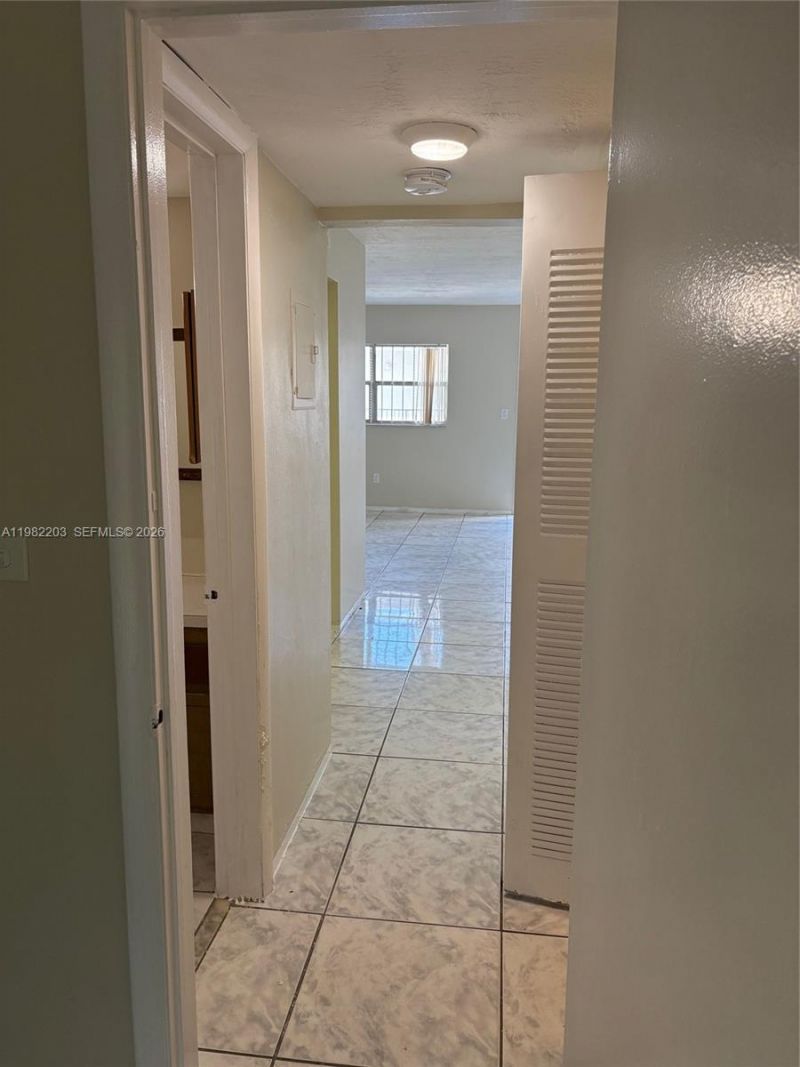 16215 NE 18th Ct, Unit 212, North Miami Beach, FL 33162 Photo