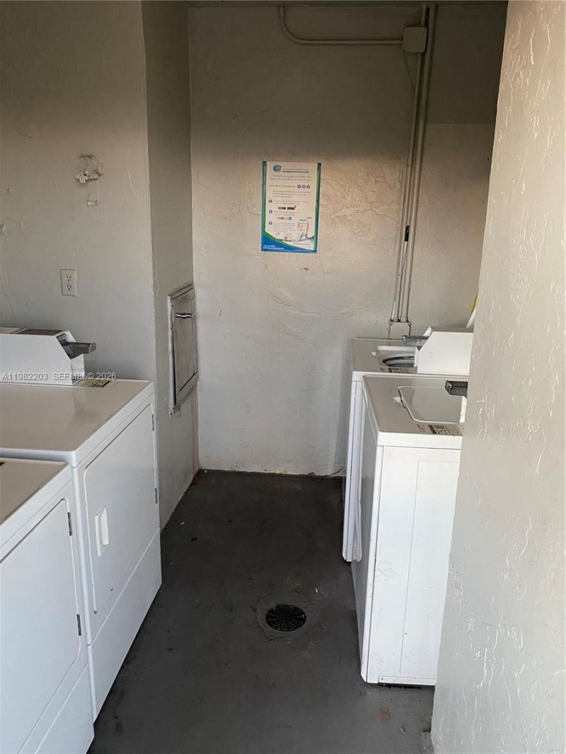 16215 NE 18th Ct, Unit 212, North Miami Beach, FL 33162 Photo