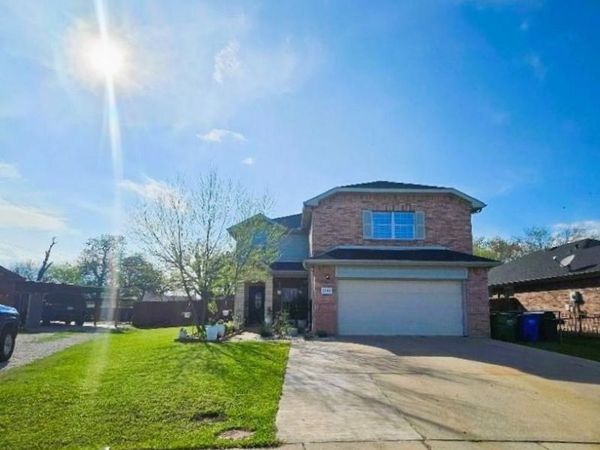 2549 Spring Creek Drive , Balch Springs, TX 75180