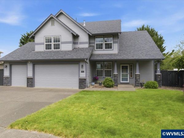 946 Reagan Av NW, Salem, OR 97304