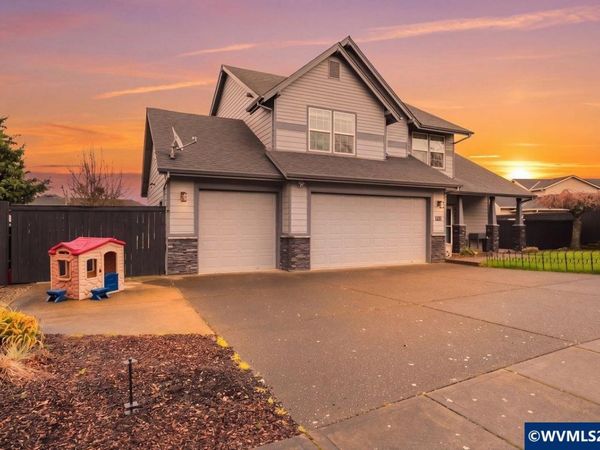 946 Reagan Av NW, Salem, OR 97304