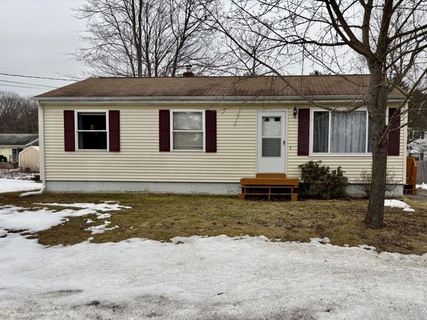 15 Roslin Avenue, Lewiston, ME 04240