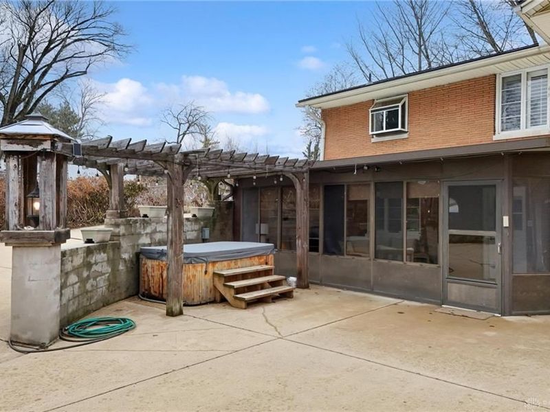 1329 Far Hills Avenue, Oakwood, OH 45419 Photo 10