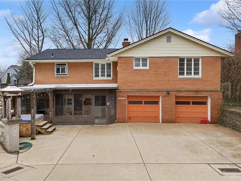 1329 Far Hills Avenue, Oakwood, OH 45419 Photo 9