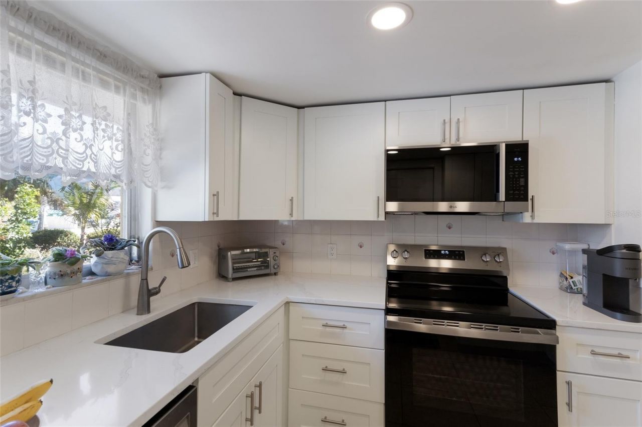 309 57th Street , Holmes Beach, FL 34217 Photo