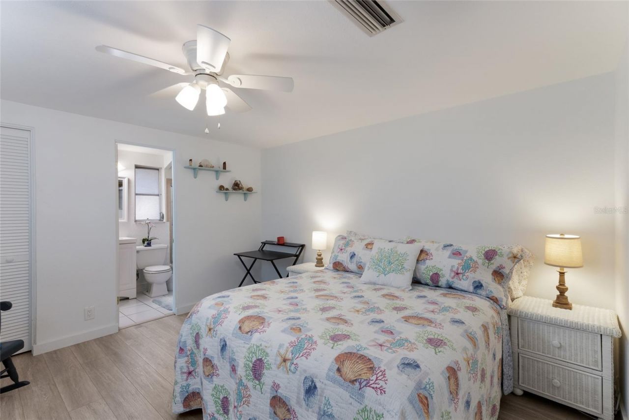 309 57th Street , Holmes Beach, FL 34217 Photo