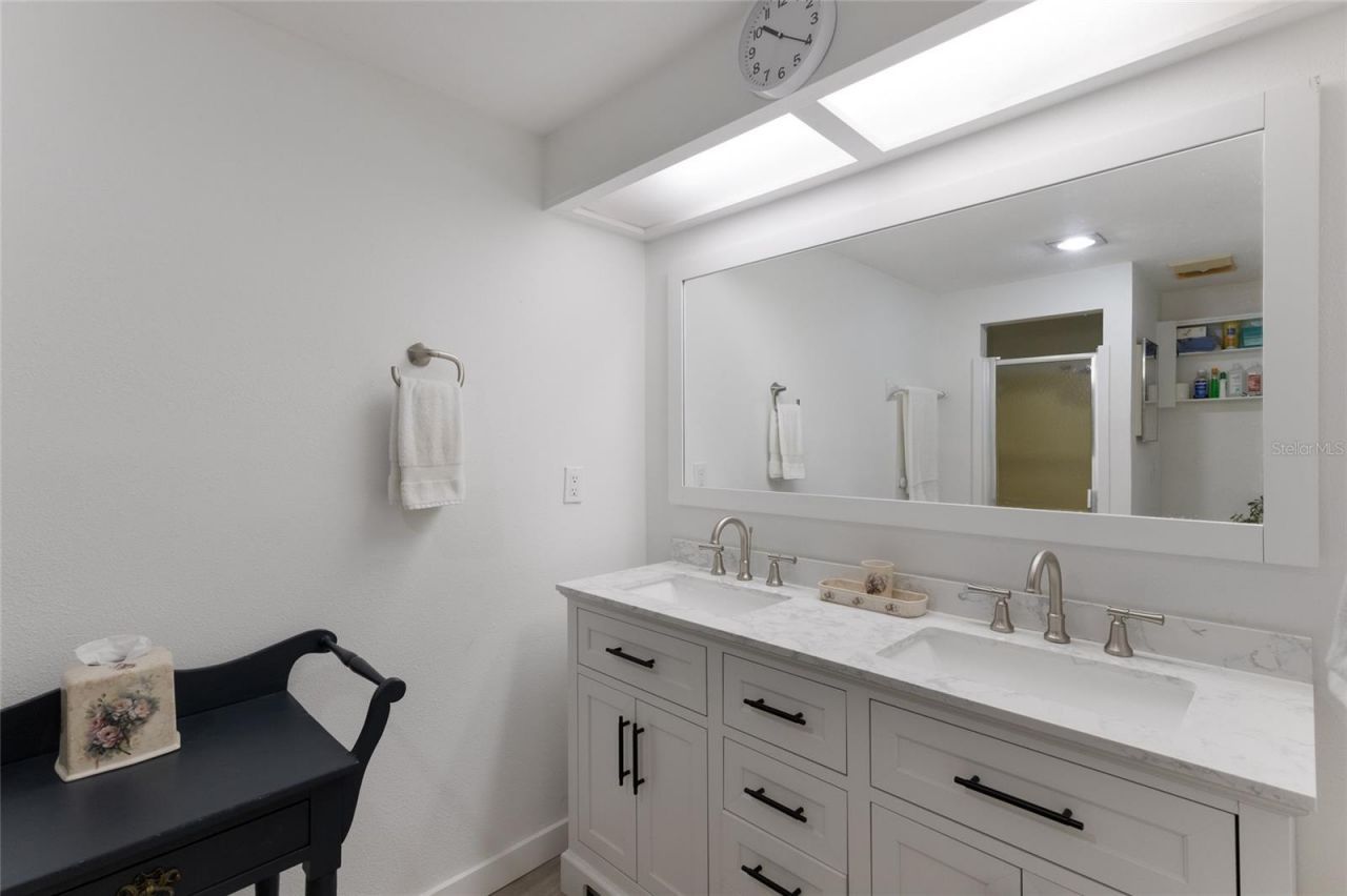 309 57th Street , Holmes Beach, FL 34217 Photo