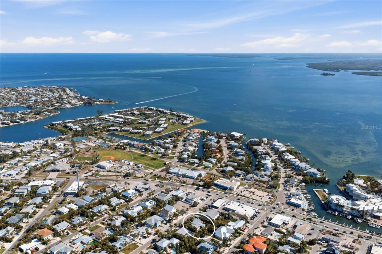 309 57th Street , Holmes Beach, FL 34217 Photo