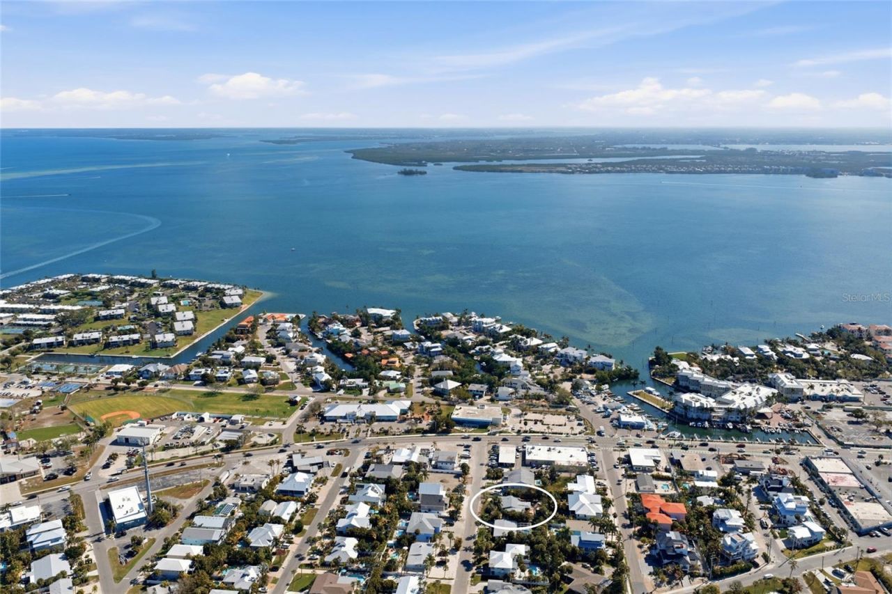 309 57th Street , Holmes Beach, FL 34217 Photo