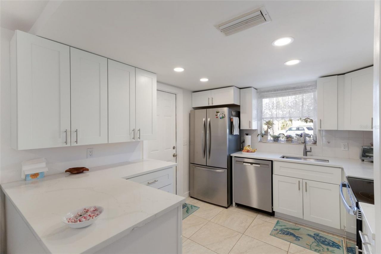 309 57th Street , Holmes Beach, FL 34217 Photo