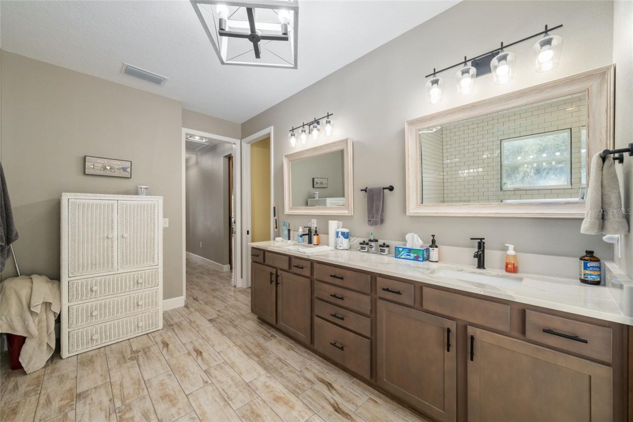 4821 Sunnyside Drive, Fruitland Park, FL 34731 Photo