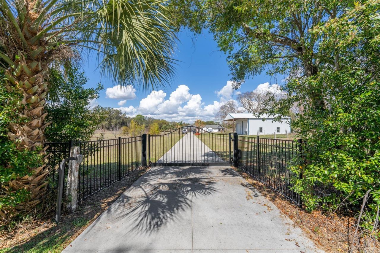 4821 Sunnyside Drive, Fruitland Park, FL 34731 Photo