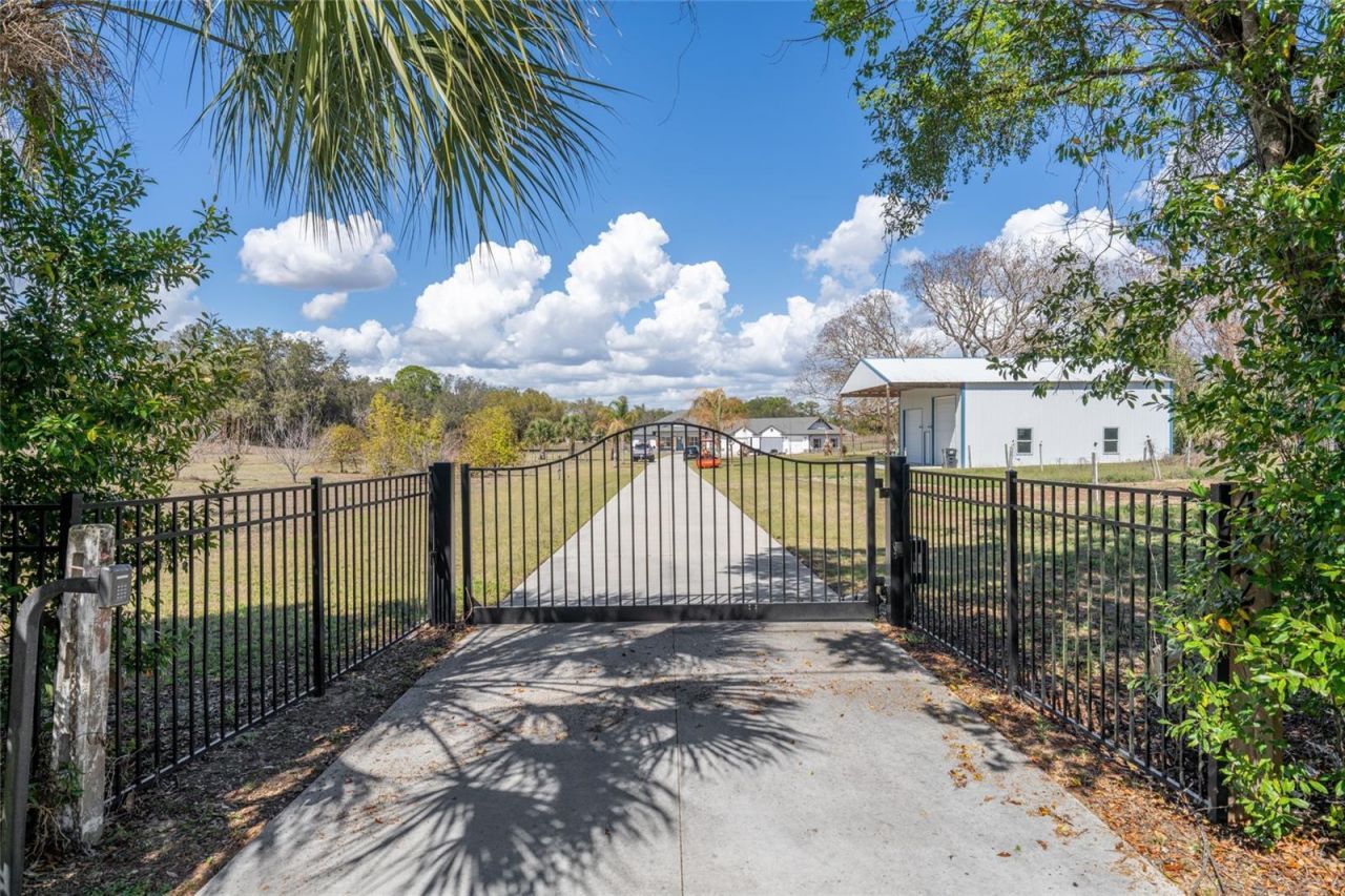 4821 Sunnyside Drive, Fruitland Park, FL 34731 Photo