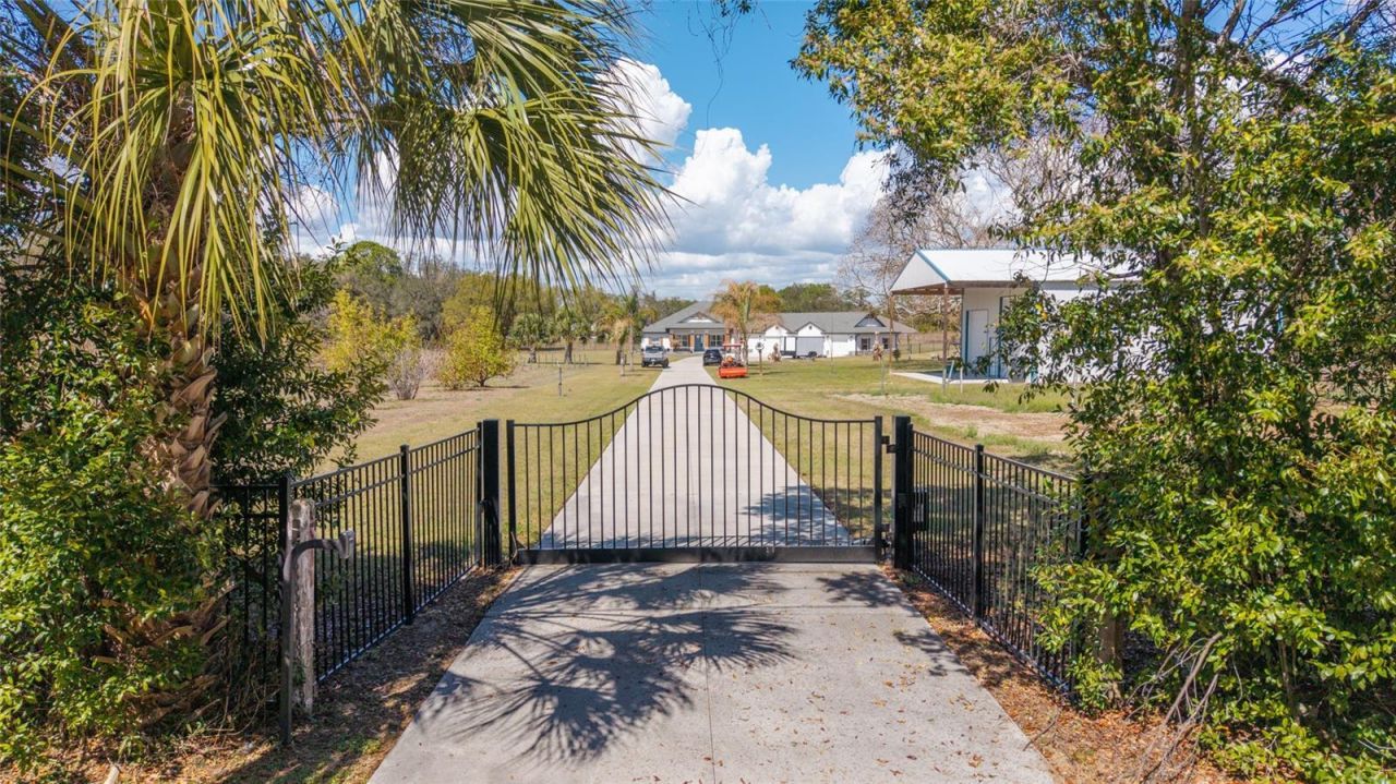 4821 Sunnyside Drive, Fruitland Park, FL 34731 Photo