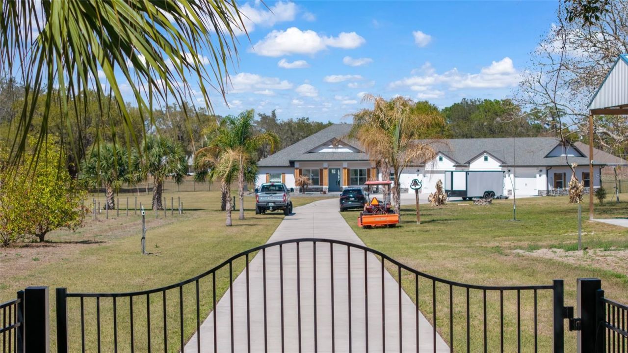 4821 Sunnyside Drive, Fruitland Park, FL 34731 Photo