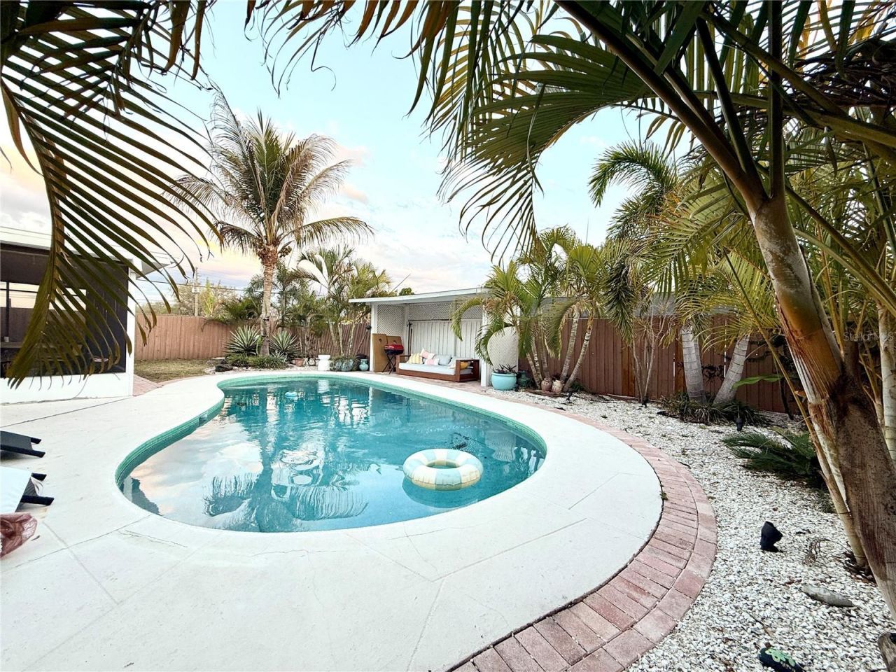 7812 Powder Horn Circle, Largo, FL 33773 Photo