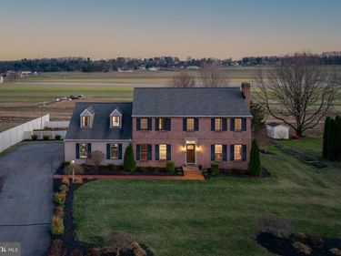 414 TWIN ELM ROAD, STRASBURG, PA 17579