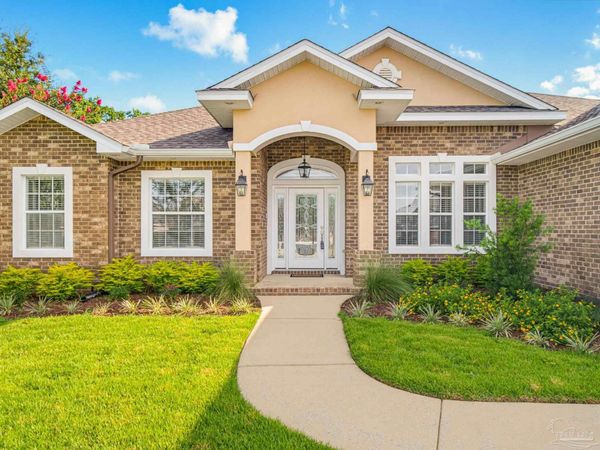 5642 Highland Lake Dr, Milton, FL 32583