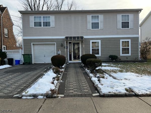 415 Wheatsheaf Rd, Roselle, NJ 07203