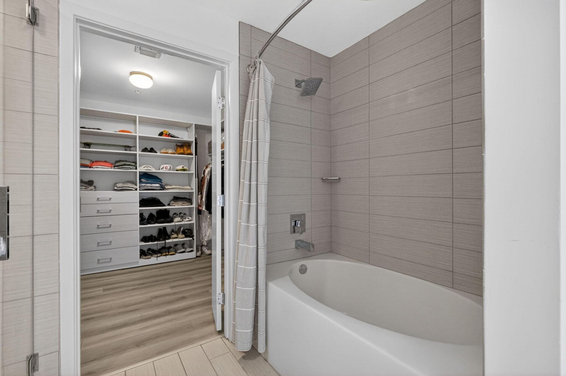 999 SW 1st Avenue, Unit 2615, Miami, FL 33130 Photo